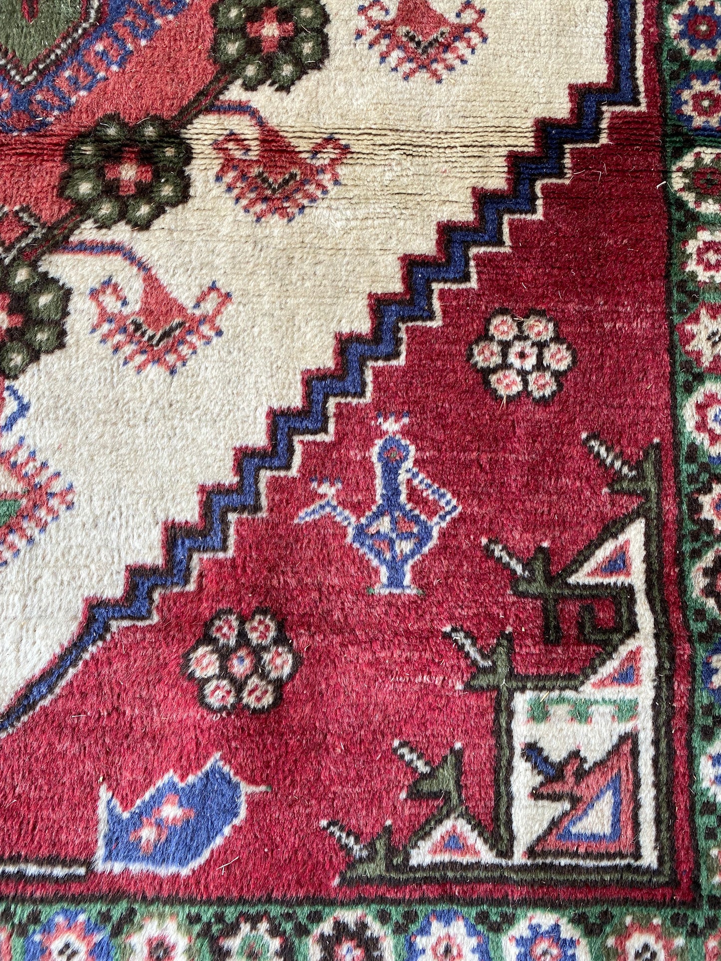 Vintage Anatolian Dazkiri Rug